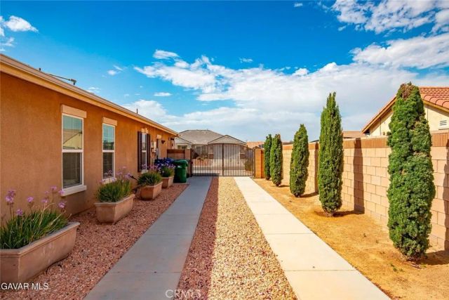 1718 Kaylyn, Lancaster, CA 93535