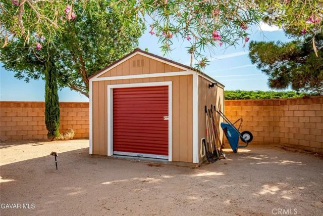 1718 Kaylyn, Lancaster, CA 93535