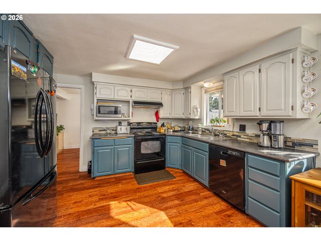 545 65TH St, Springfield, OR 97478