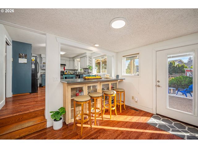 545 65TH St, Springfield, OR 97478