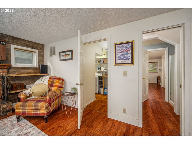 545 65TH St, Springfield, OR 97478