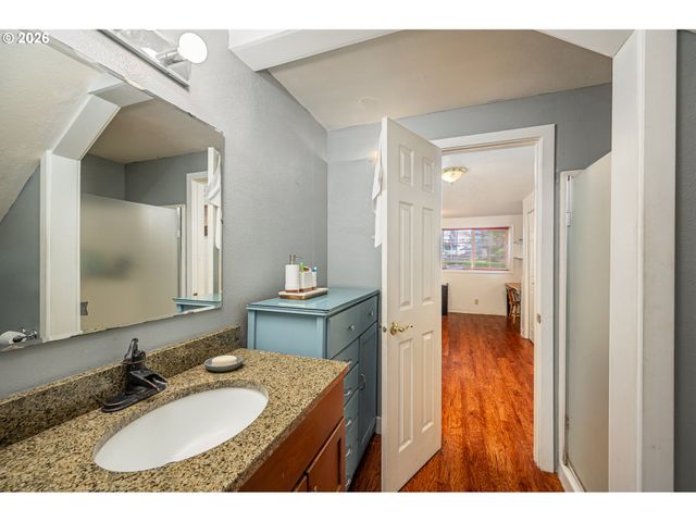 545 65TH St, Springfield, OR 97478