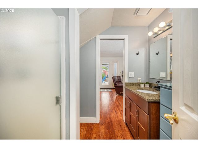 545 65TH St, Springfield, OR 97478