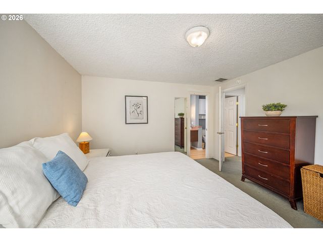 545 65TH St, Springfield, OR 97478