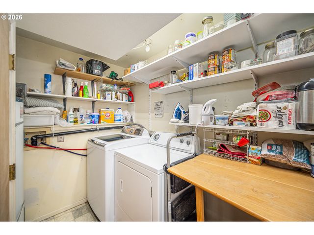 545 65TH St, Springfield, OR 97478