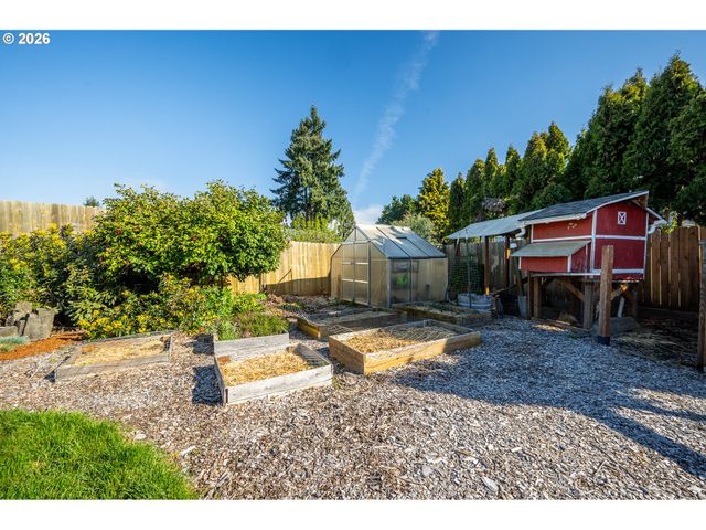 545 65TH St, Springfield, OR 97478