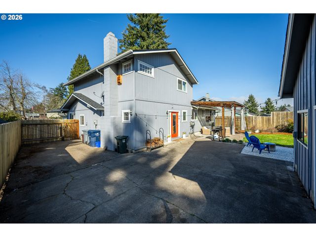 545 65TH St, Springfield, OR 97478