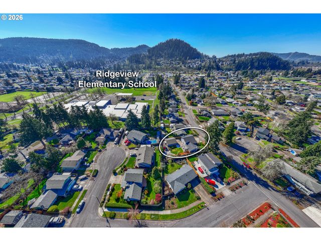 545 65TH St, Springfield, OR 97478