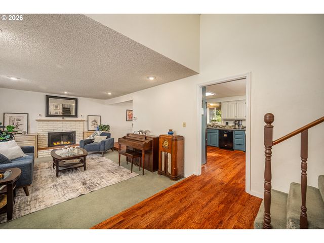 545 65TH St, Springfield, OR 97478