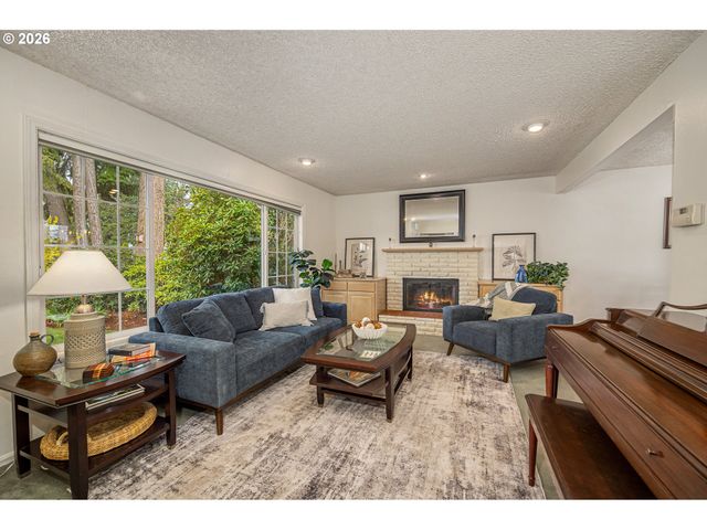 545 65TH St, Springfield, OR 97478