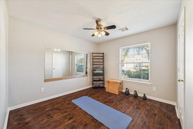 814 Sand Dollar Court, La Marque, TX 77568