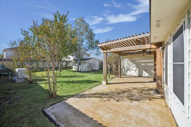 814 Sand Dollar Court, La Marque, TX 77568