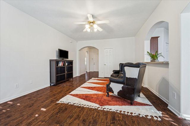 814 Sand Dollar Court, La Marque, TX 77568