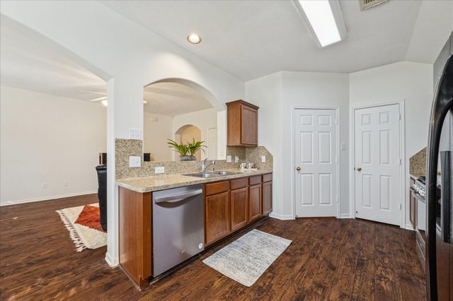 814 Sand Dollar Court, La Marque, TX 77568