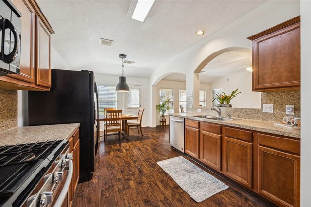 814 Sand Dollar Court, La Marque, TX 77568