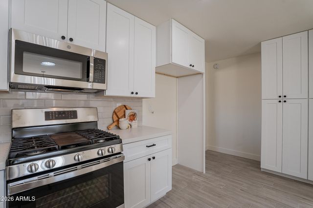 1800 S SHAFER Drive, Tempe, AZ 85281