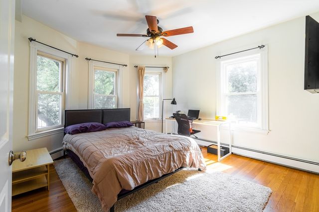 4 Hardwick St 2, Cambridge, MA 02141