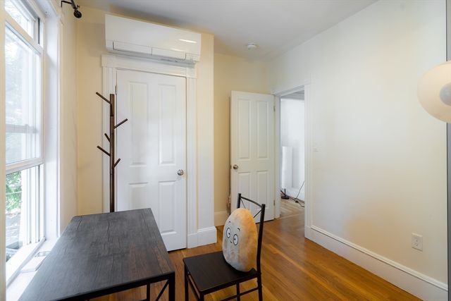4 Hardwick St 2, Cambridge, MA 02141