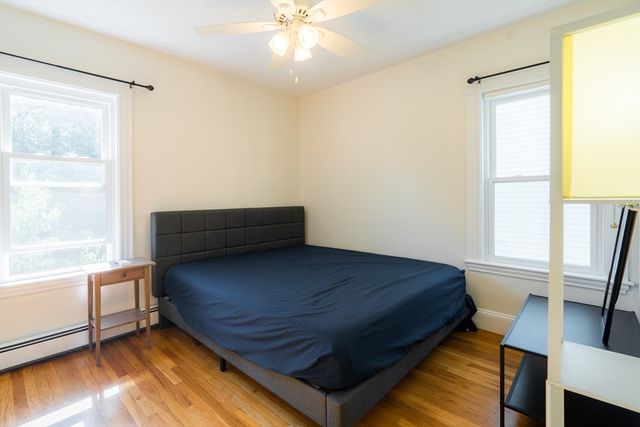 4 Hardwick St 2, Cambridge, MA 02141