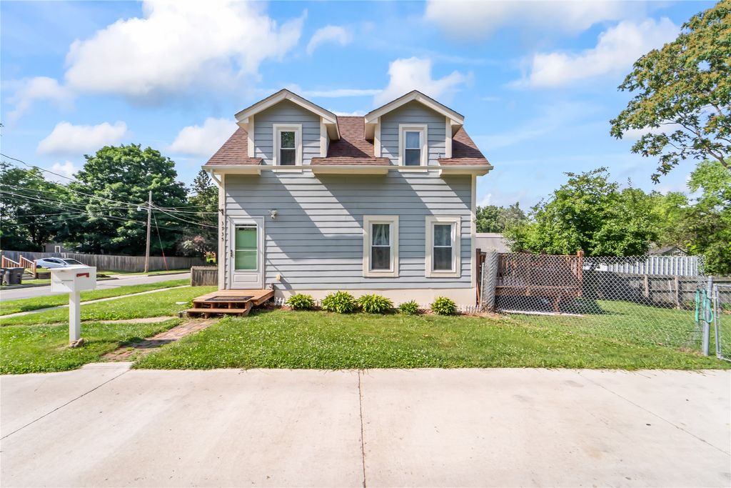 3935 8th Street, Des Moines, IA 50313
