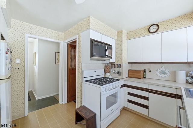 47 Clinton Ave, New Providence Boro, NJ 07974