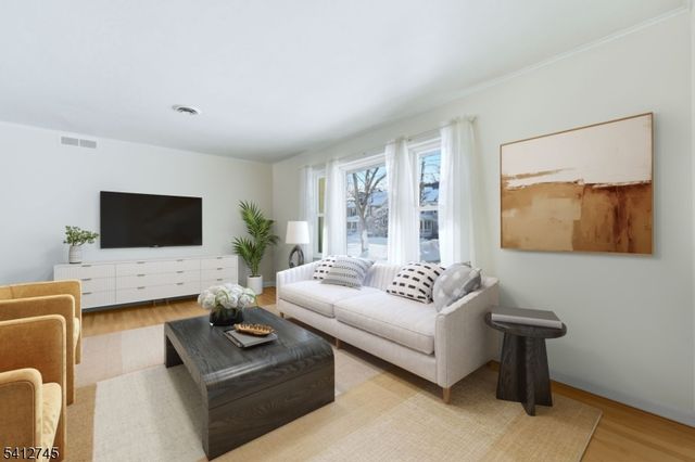 47 Clinton Ave, New Providence Boro, NJ 07974