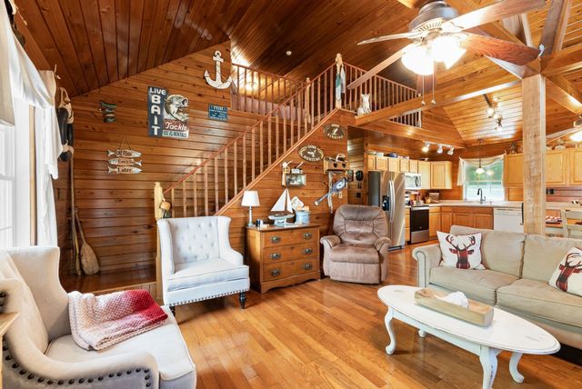 178 Cottage Cir, Linden, TN 37096