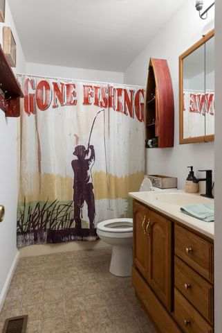 178 Cottage Cir, Linden, TN 37096