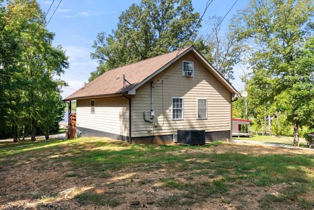 178 Cottage Cir, Linden, TN 37096