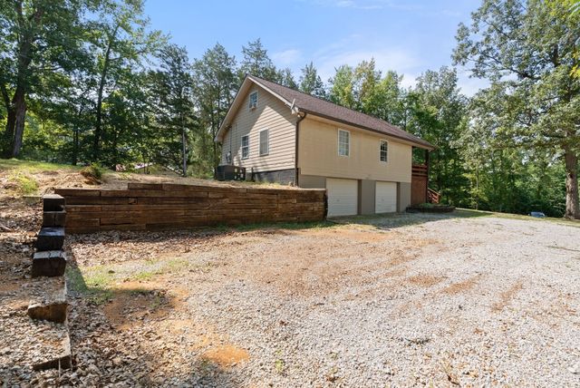 178 Cottage Cir, Linden, TN 37096