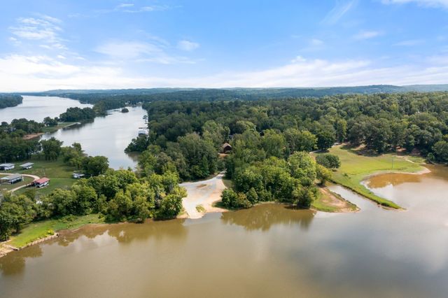 178 Cottage Cir, Linden, TN 37096