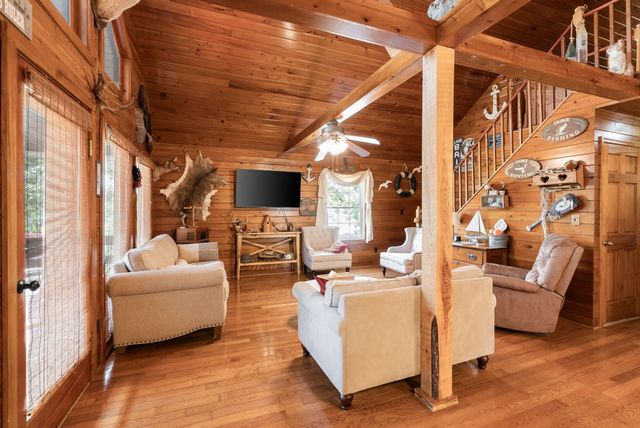 178 Cottage Cir, Linden, TN 37096