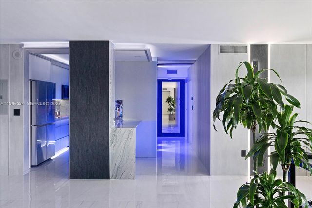 400 SE Kings Point Dr 822-23, Sunny Isles Beach, FL 33160