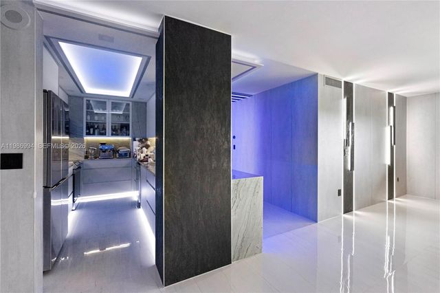 400 SE Kings Point Dr 822-23, Sunny Isles Beach, FL 33160