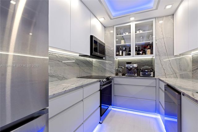 400 SE Kings Point Dr 822-23, Sunny Isles Beach, FL 33160