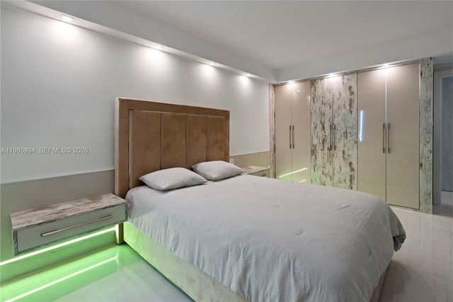 400 SE Kings Point Dr 822-23, Sunny Isles Beach, FL 33160