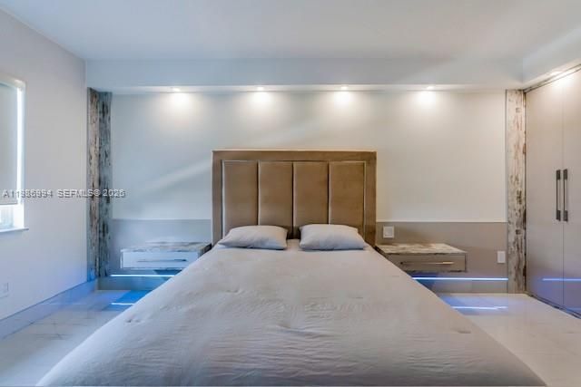 400 SE Kings Point Dr 822-23, Sunny Isles Beach, FL 33160