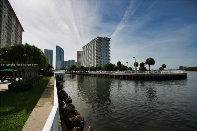 400 SE Kings Point Dr 822-23, Sunny Isles Beach, FL 33160