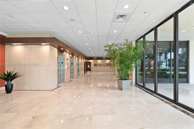 400 SE Kings Point Dr 822-23, Sunny Isles Beach, FL 33160