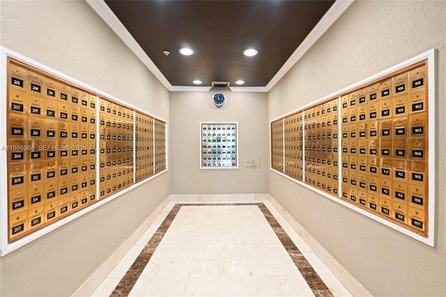 400 SE Kings Point Dr 822-23, Sunny Isles Beach, FL 33160