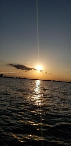 400 SE Kings Point Dr 822-23, Sunny Isles Beach, FL 33160