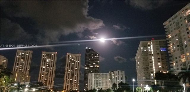 400 SE Kings Point Dr 822-23, Sunny Isles Beach, FL 33160