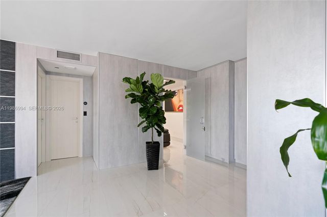 400 SE Kings Point Dr 822-23, Sunny Isles Beach, FL 33160