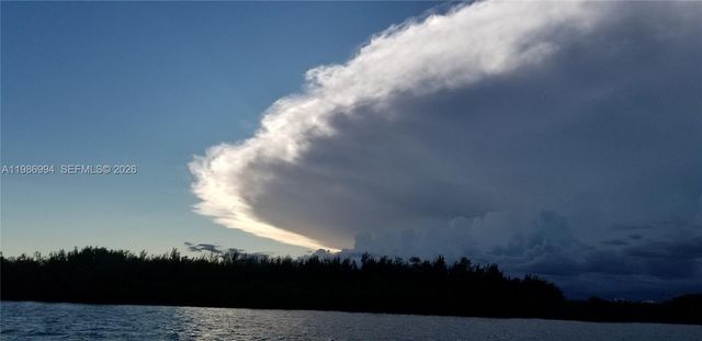 400 SE Kings Point Dr 822-23, Sunny Isles Beach, FL 33160