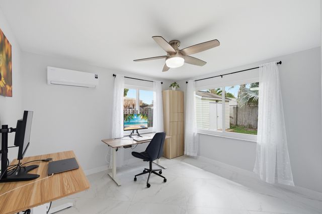 10234 Sleepy Brook Way, Watergate, Boca Raton, FL 33428