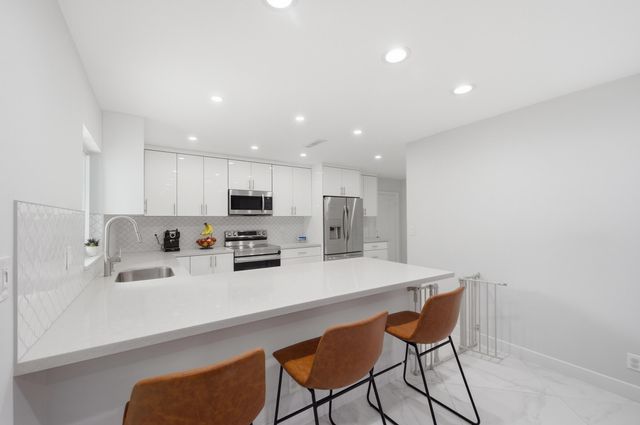 10234 Sleepy Brook Way, Watergate, Boca Raton, FL 33428