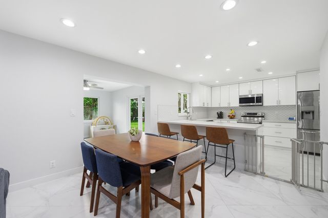10234 Sleepy Brook Way, Watergate, Boca Raton, FL 33428