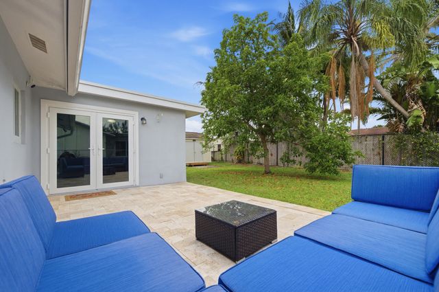10234 Sleepy Brook Way, Watergate, Boca Raton, FL 33428