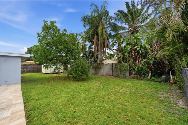 10234 Sleepy Brook Way, Watergate, Boca Raton, FL 33428