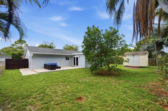 10234 Sleepy Brook Way, Watergate, Boca Raton, FL 33428